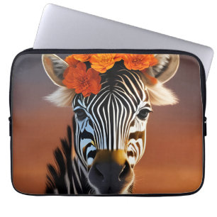 Niedliches Zebra mit orangefarbenen Blume Laptopschutzhülle