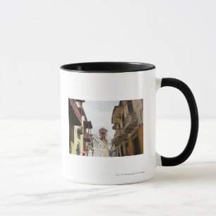 Niedrige Winkelsicht der Wohnungen entlang der Tasse