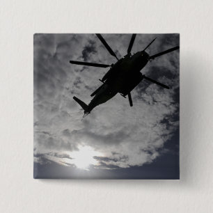 Niedrige Winkelsicht eines CH-53E Button