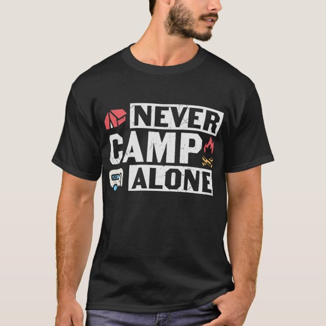 Niemals allein im Lager T-Shirt (Vorderseite)