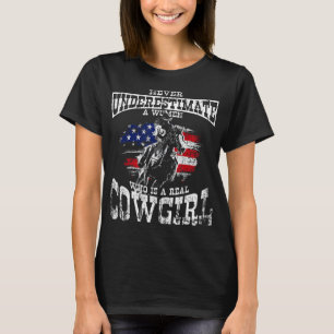 NIEMALS EINE FRAU UNTERSCHÄTZEN, DIE EIN WIRKLICHE T-Shirt