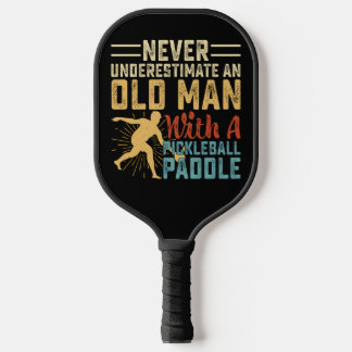 Niemals einen alten Mann mit Vintage-Gold untersch Pickleball Schläger
