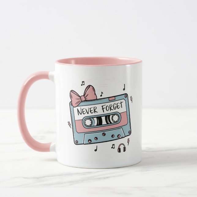 Niemals vergessen Kassette Retro Tasse (Links)