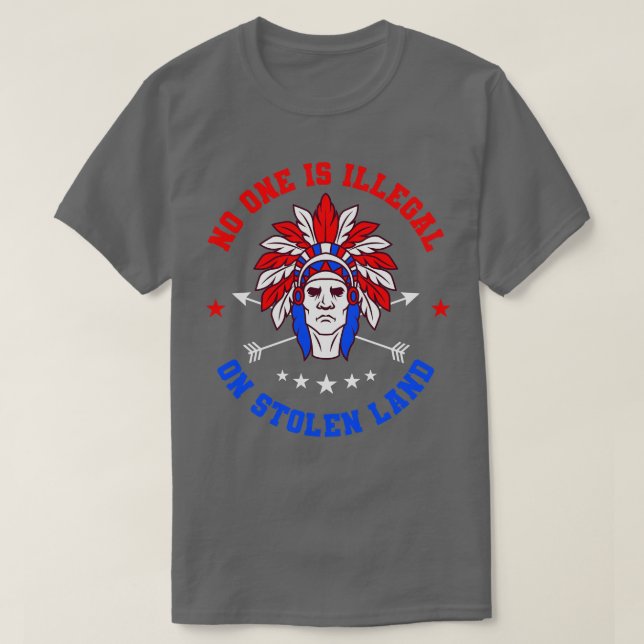 Niemand ist ein illegales amerikanisches Geschenk T-Shirt (Design vorne)