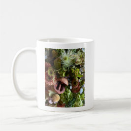 Nigella, Chrysanthemum, and Berries Floral Design  Kaffeetasse