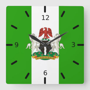 Nigerias Wappenflagge Quadratische Wanduhr