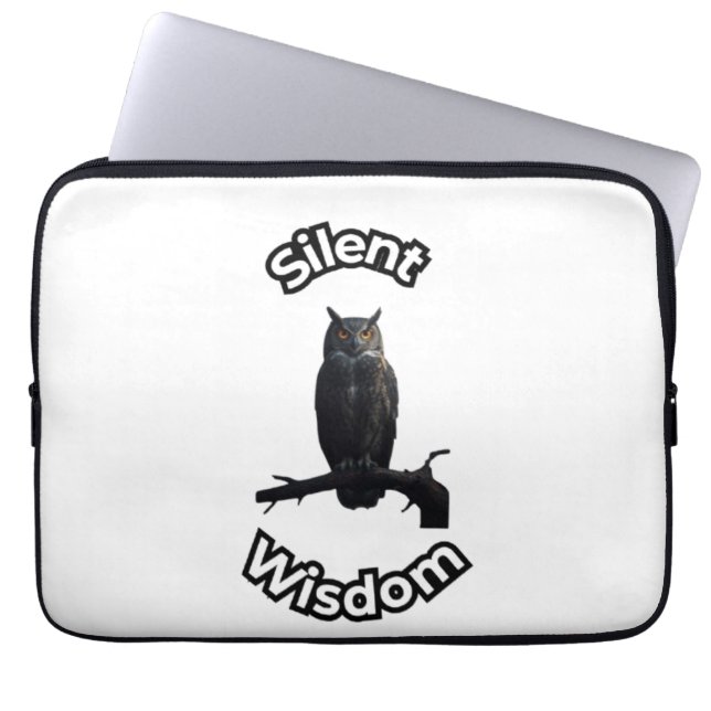  **Night Forest Owl – Realistic Nocturnal Owl Illu Laptopschutzhülle (Vorderseite)