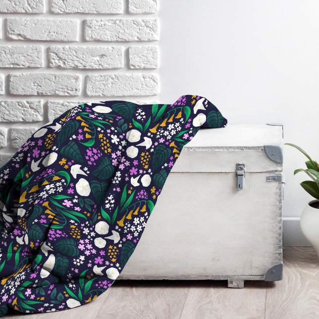 Night Moon Garden Floral Botanisches Muster Fleecedecke (Moon Garden Floral Fleece Blanket)