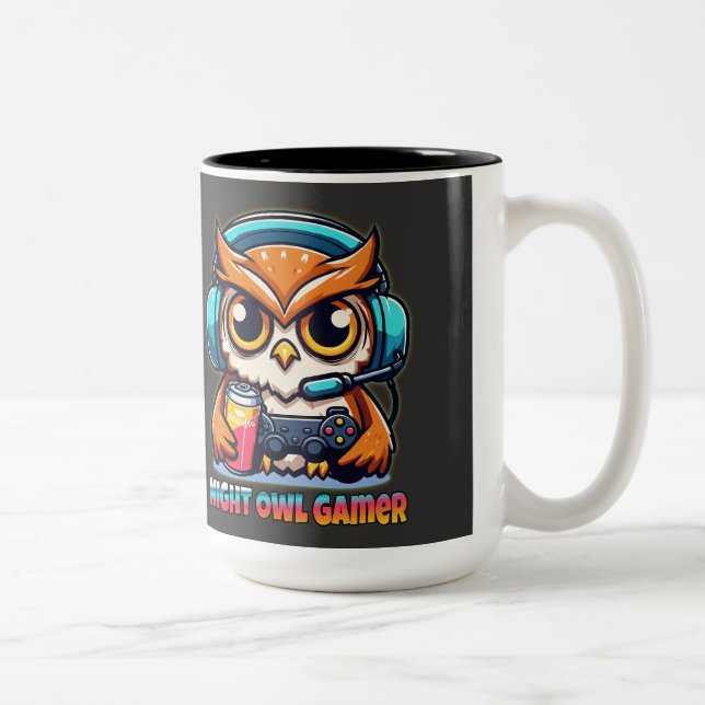 Night Owl Gamer Mascot Fun Gaming Illustration Zweifarbige Tasse (Rechts)