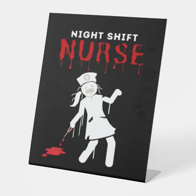 Night Shift Nurse Funny Halloween Classic T-Shirt Sockelschild (Vorderseite)