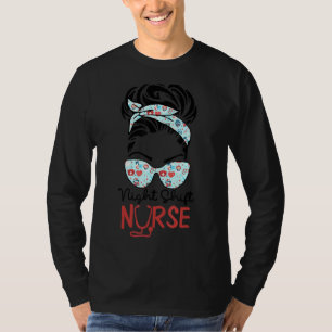 Night Shift Nurse Messy Bun Liebe Herz Stethoscope T-Shirt