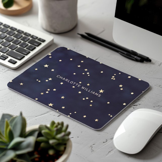 Night Sky Gold Stars Minimalistisch Monogram Mousepad (Von Creator hochgeladen)