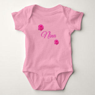 Nina, Name mit rosa Rosen, Baby-Body Baby Strampler