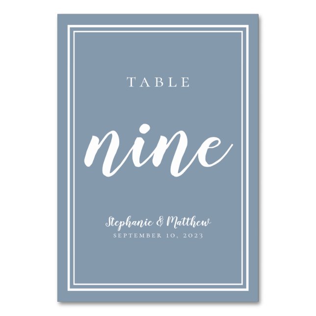 NINE Simple Modern Chic Dusty Blue Wedding Tischnummer (Vorderseite)