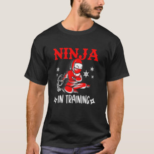 Ninja im Training für Shinobi Kids Karate T-Shirt