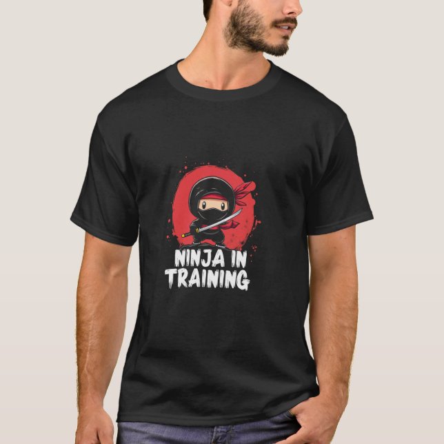 Ninja in Ausbildung Ninja T-Shirt (Vorderseite)