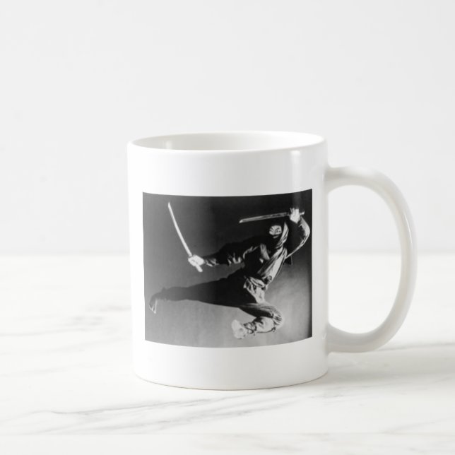 Ninja in der Trainings-Tasse Tasse (Rechts)