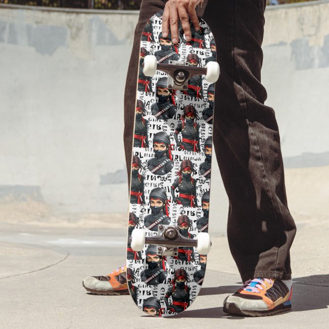Ninja-Mädchen Anime mit Textmuster-Design Skateboard (Von Creator hochgeladen)