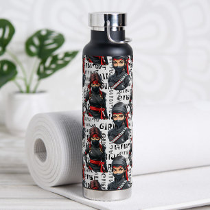 Ninja-Mädchen Anime mit Textmuster-Design Trinkflasche