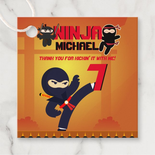 NINJA Movie Star Warrior Kicking it Karate Party Geschenkanhänger (Vorderseite)