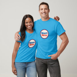 NIXON JETZT - Kampagnenschaltfläche T-Shirt