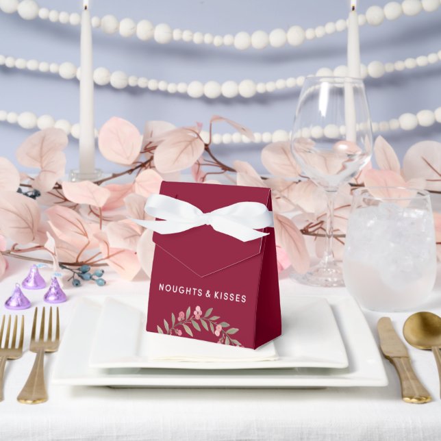 NK Logo on Tent Favor Box With Floral Garland Geschenkschachtel (Hochzeit)