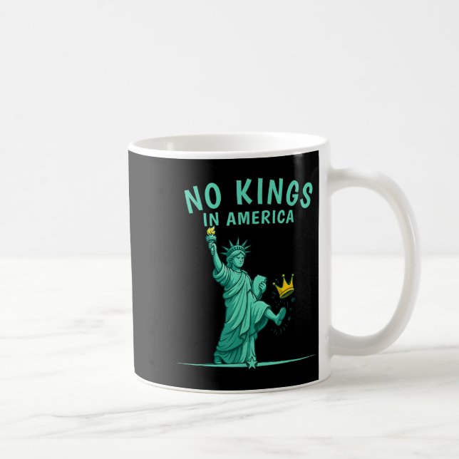 No Kings In America _ Patriotic Litical Design  Kaffeetasse (Rechts)