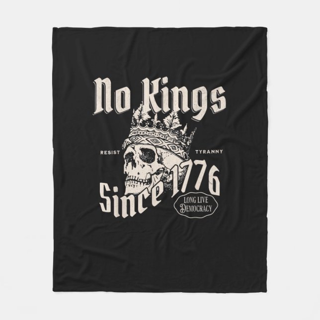 No Kings In America Since 1776 Freedom Spirit Look Fleecedecke (Vorderseite)