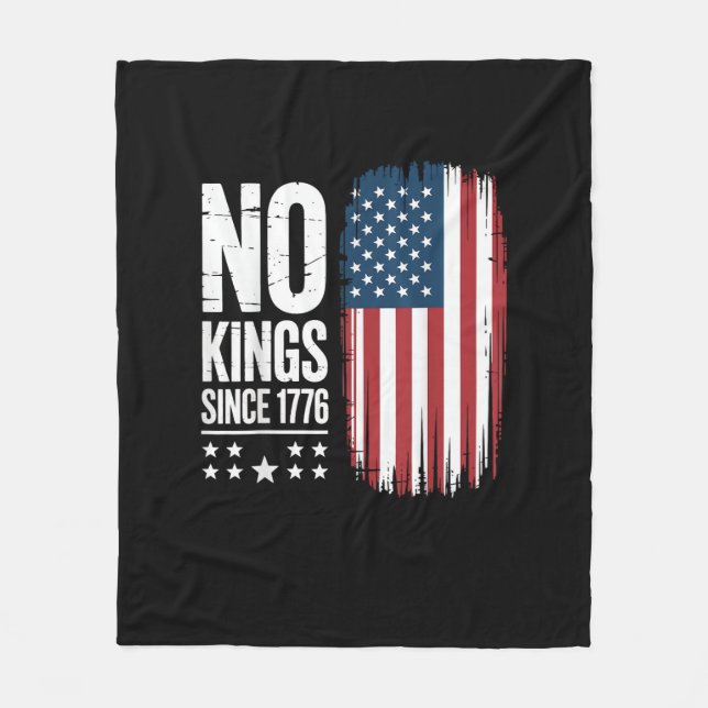 No Kings In America Since 1776 Freedom Spirit Look Fleecedecke (Vorderseite)