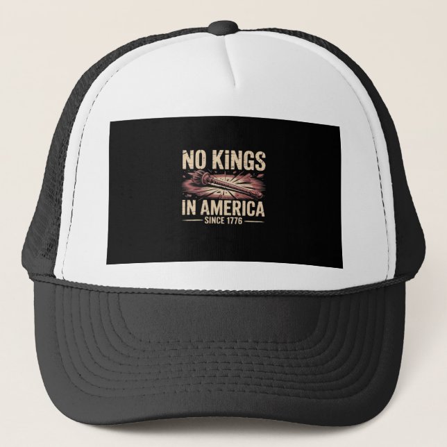 No Kings In America Since 1776 King Free Classic V Truckerkappe (Vorderseite)