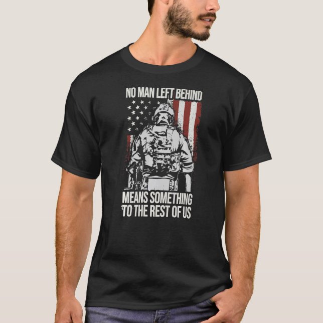 No man left hinter dem Rad d'Means Something To Th T-Shirt (Vorderseite)