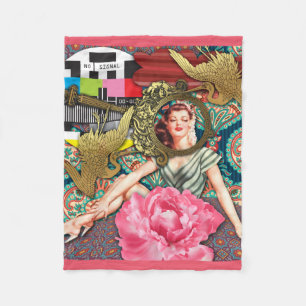 No-Signal - Cheeky Lady Digital Collage Fleecedecke