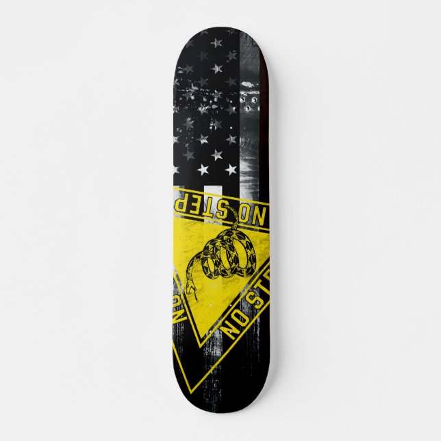 NO STEP Gadsden Snake Industrial American Flag Skateboard (Vorne)