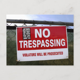 NO TRESPASSING Sign and ... Postkarte