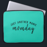 Noch ein manischer Moment | Super Mama Trendy Gree Laptopschutzhülle<br><div class="desc">Einfach,  stylisch "Just Another manic momday" maßgeschneidertes Design in der modernen Typografie mit einem Spaß nehmen Sie das Lied Manic Montag für geschäftige Mütter auf einem trendigen grünen Hintergrund! Das einzigartige und trendige Geschenk für eine junge Mutter,  einen Muttertag,  einen Geburtstag oder einfach nur,  weil!</div>