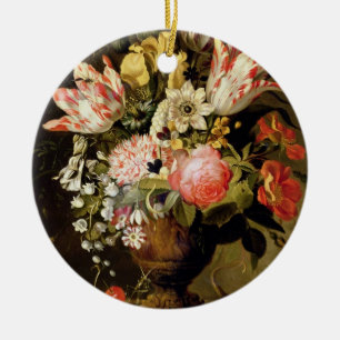 Noch Leben der Blumen in einem Vase mit einer Keramikornament