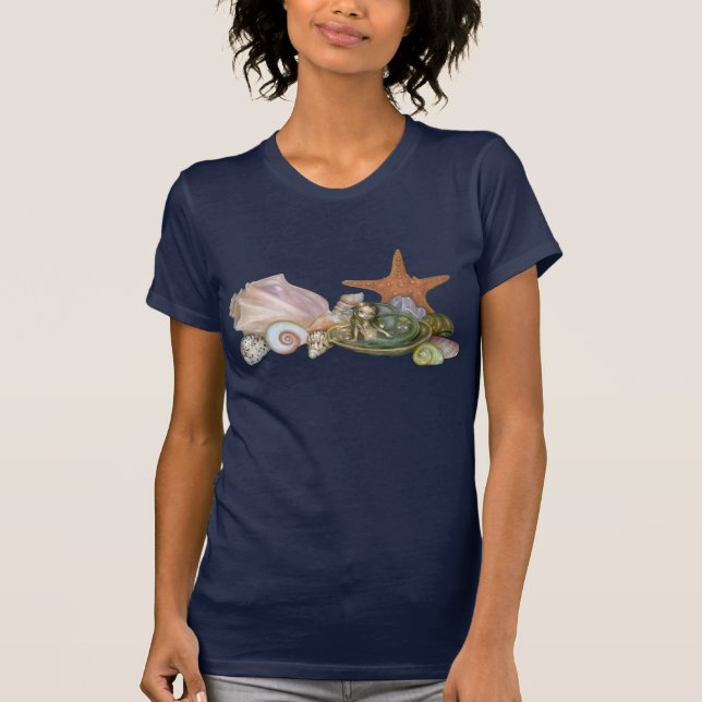 Noch Leben mit einem Meerjungfrau-Shirt T-Shirt (Vorderseite)