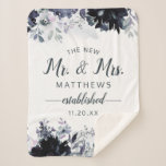 Nocturnal Floral Thew New Mr. & Mrs. Newlywed Sherpadecke<br><div class="desc">Nocturnal floral Wasserfarbe Pinselfarben Blume Design mit handgemalten Stielen, Wein, Blätter, Foliage, Wasserfarbenpinsel Pinselstriche. Farbenfrohe Navy Blau, Dusty Blau, Dunkles fast Schwarzes Grau, und die Hinweise auf Mauve Rosa. Mit handgezeichneten Linien, Wirblen handgeschriebenen Schriftart mit Pinselstrichschrift und eleganter Blumenobergrenze - Der neue Mr. & Mrs. Name etabliert & Datum, Monogram...</div>