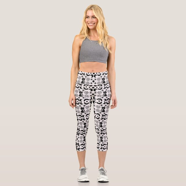 Nocturnal Whimsy Capri Leggings (Vorderseite)