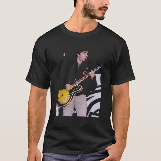 Noel Gallagher Oasis Guitarist Live By Andy Willsh T-Shirt (Vorderseite)