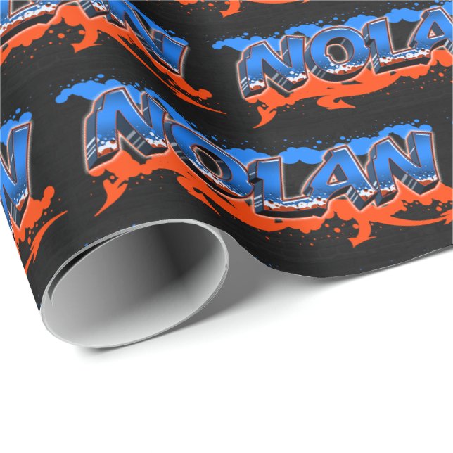 Nolan Vorname Name Graffiti blue orange Geschenkpapier (Rolleneckpunkt)
