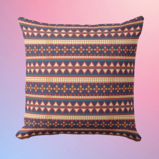 Nomadische Threads | Aztec Muster Throw Pillow Kissen (Von Creator hochgeladen)