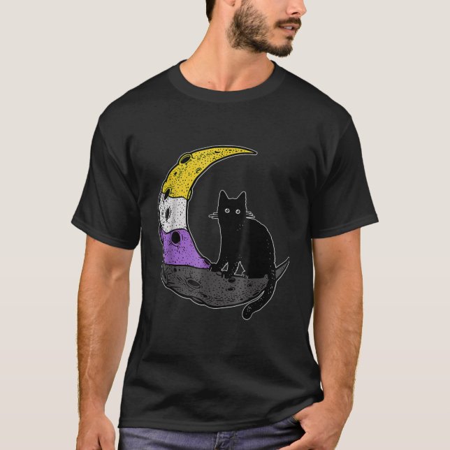 NonBinary Moon Space Cat LGBT NonBinary Flag 2022  T-Shirt (Vorderseite)
