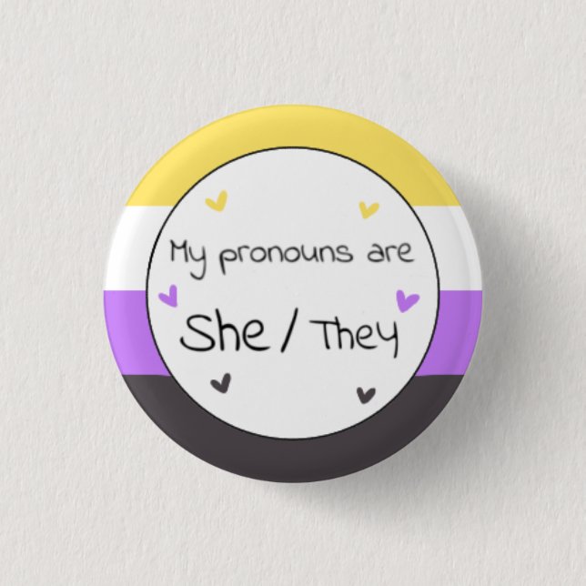 Nonbinary She/they Pronoun-Button Button (Vorderseite)