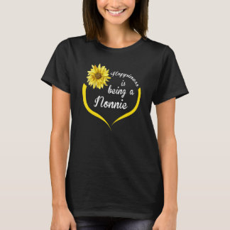 Nonnie Glück ist ein Nonnie T-Shirt