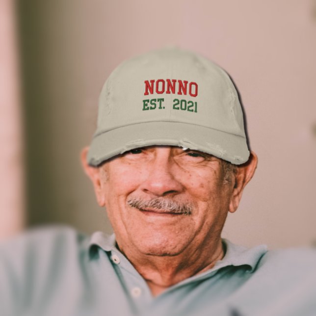 Nonno - est.2021 bestickte Baseballkappe (Von Creator hochgeladen)