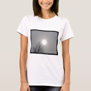 "Noon Day Sun" Fotografie von Lee Hiller Geschenke T-Shirt