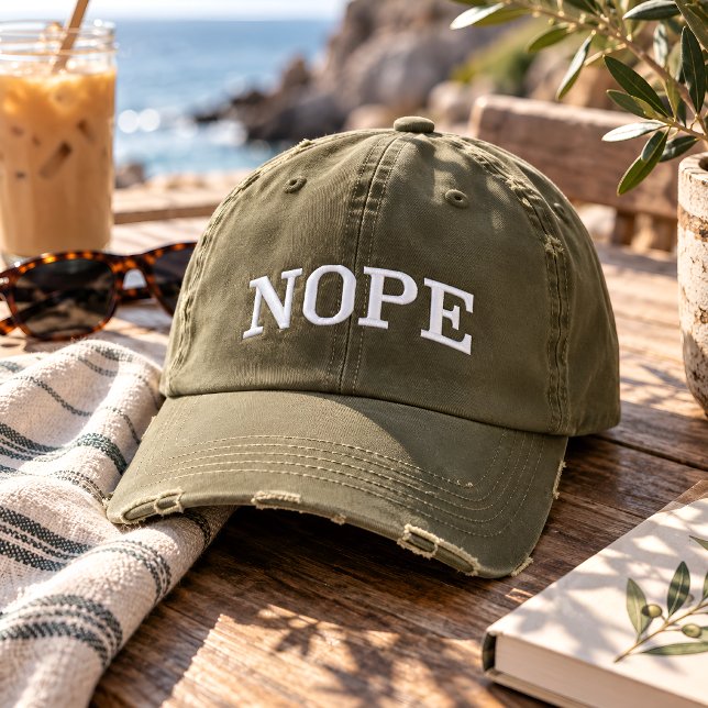 NOPE bestickte Baseballkappe mit Distressed-Look (Von Creator hochgeladen)