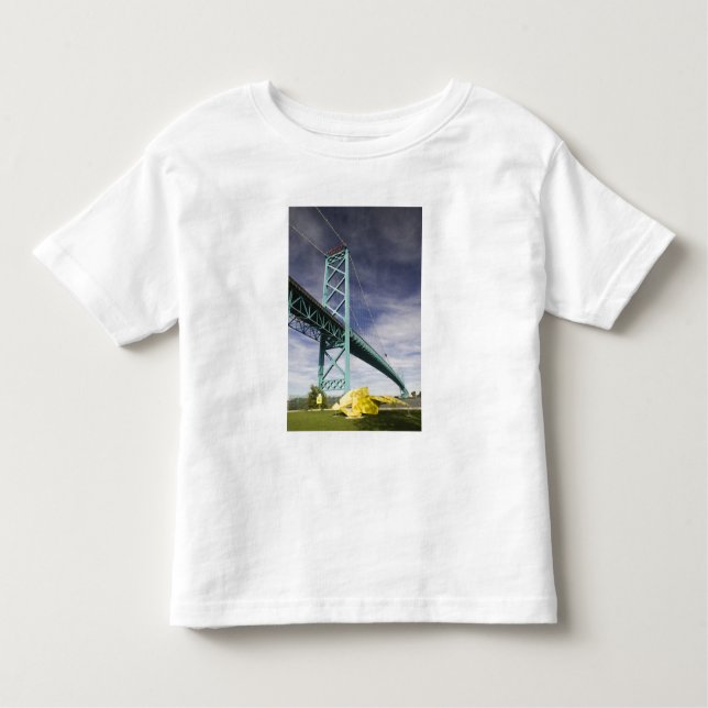 Nordamerika, KANADA, Ontario, Windsor:Das Kleinkind T-shirt (Vorderseite)