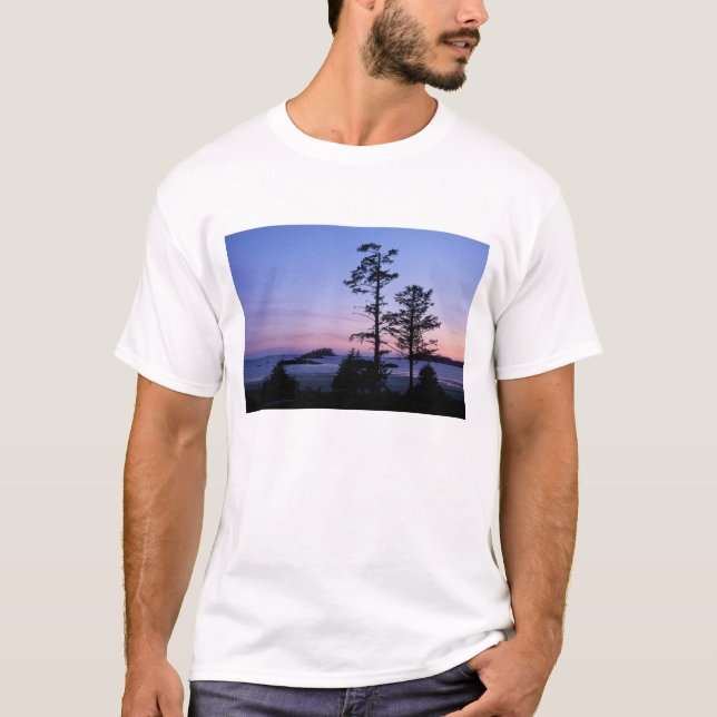 Nordamerika, Kanada, Vancouver Island, Bäume T-Shirt (Vorderseite)